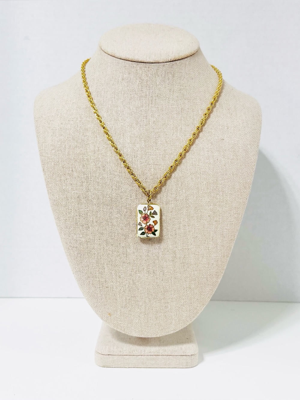 Vintage Korea Floral Botanical Grandmacore Gold Tone Necklace